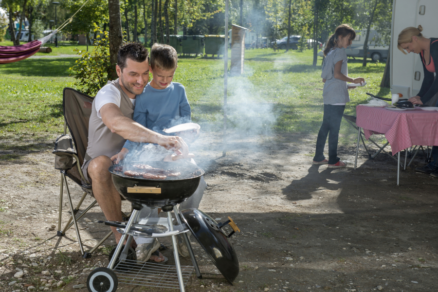 famille au camping 5 etoiles leucate